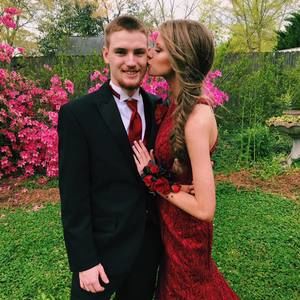 Meet your Posher, Chloe